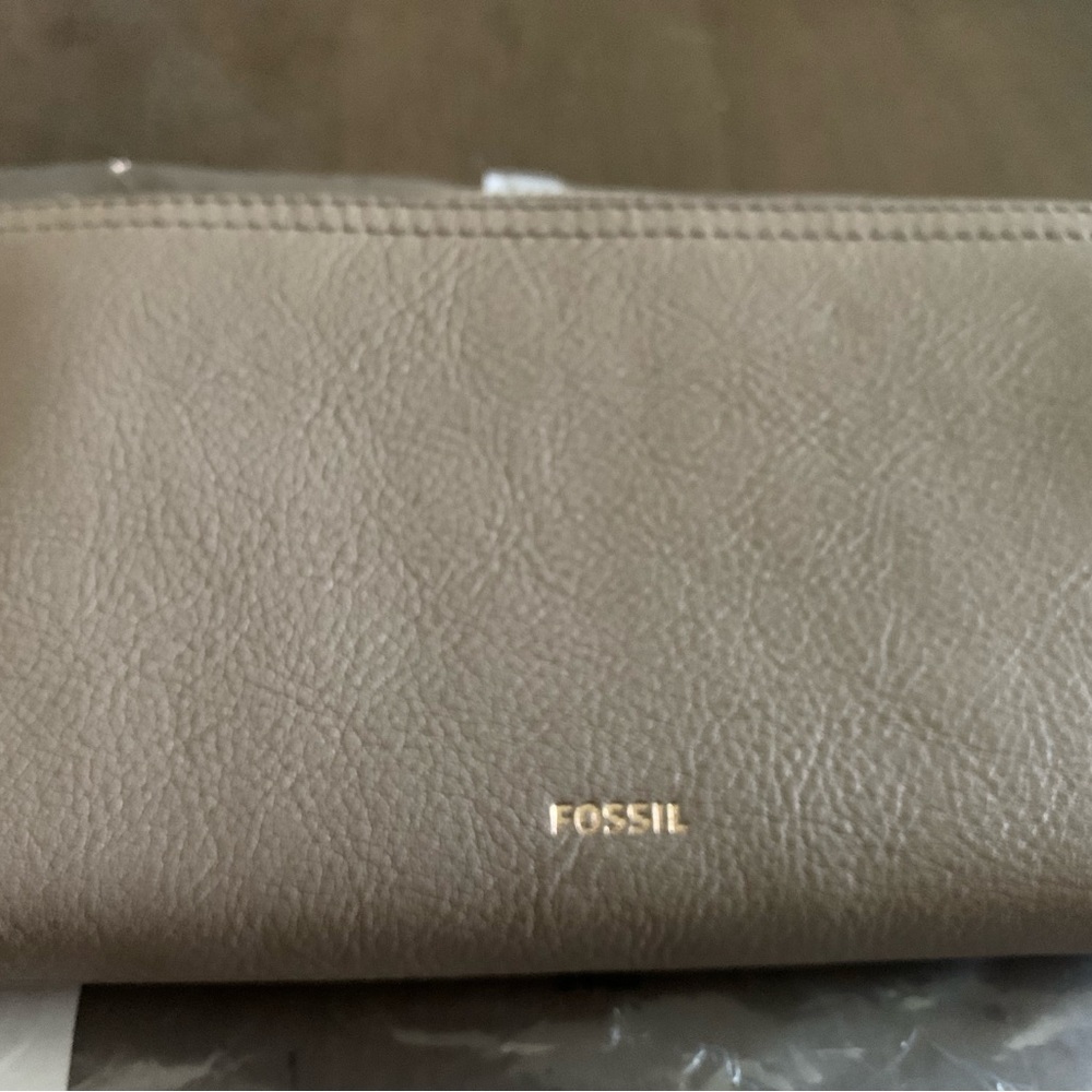 Fossil Logan RFID Zip Around Clutch